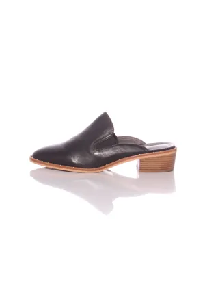 ANDREA BIANI "Yves" leather studded mules! 41