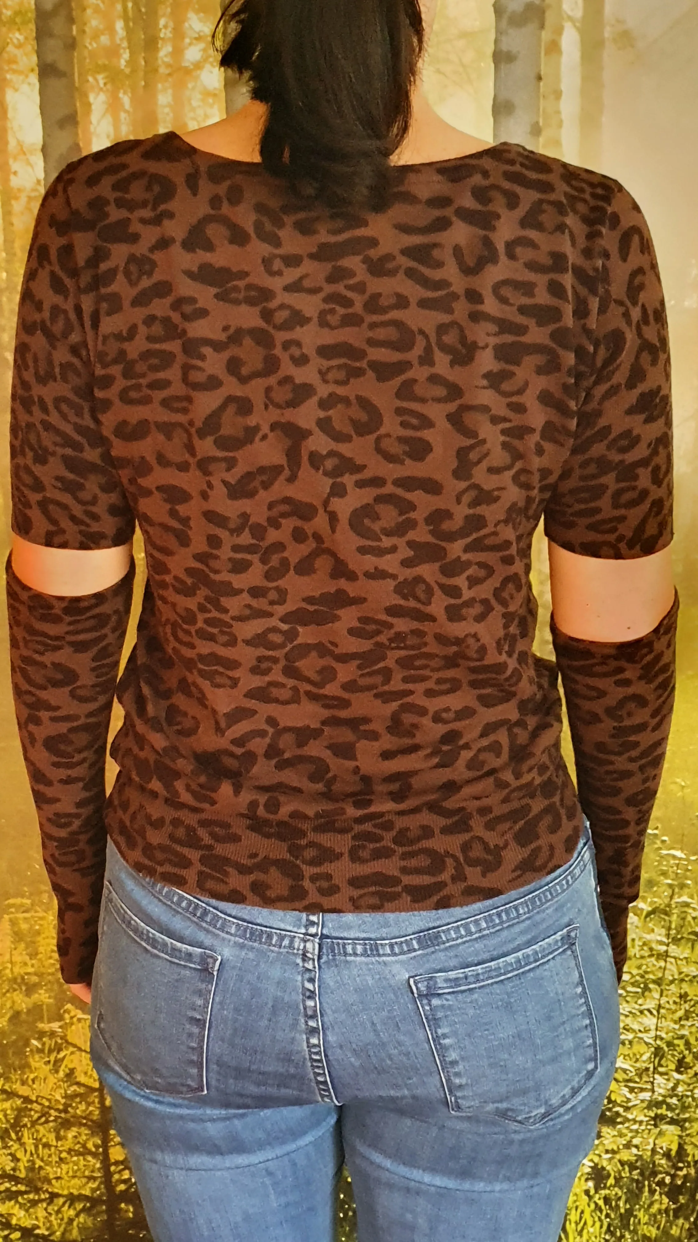APART - Animal print jumper with detached sleeves! 12