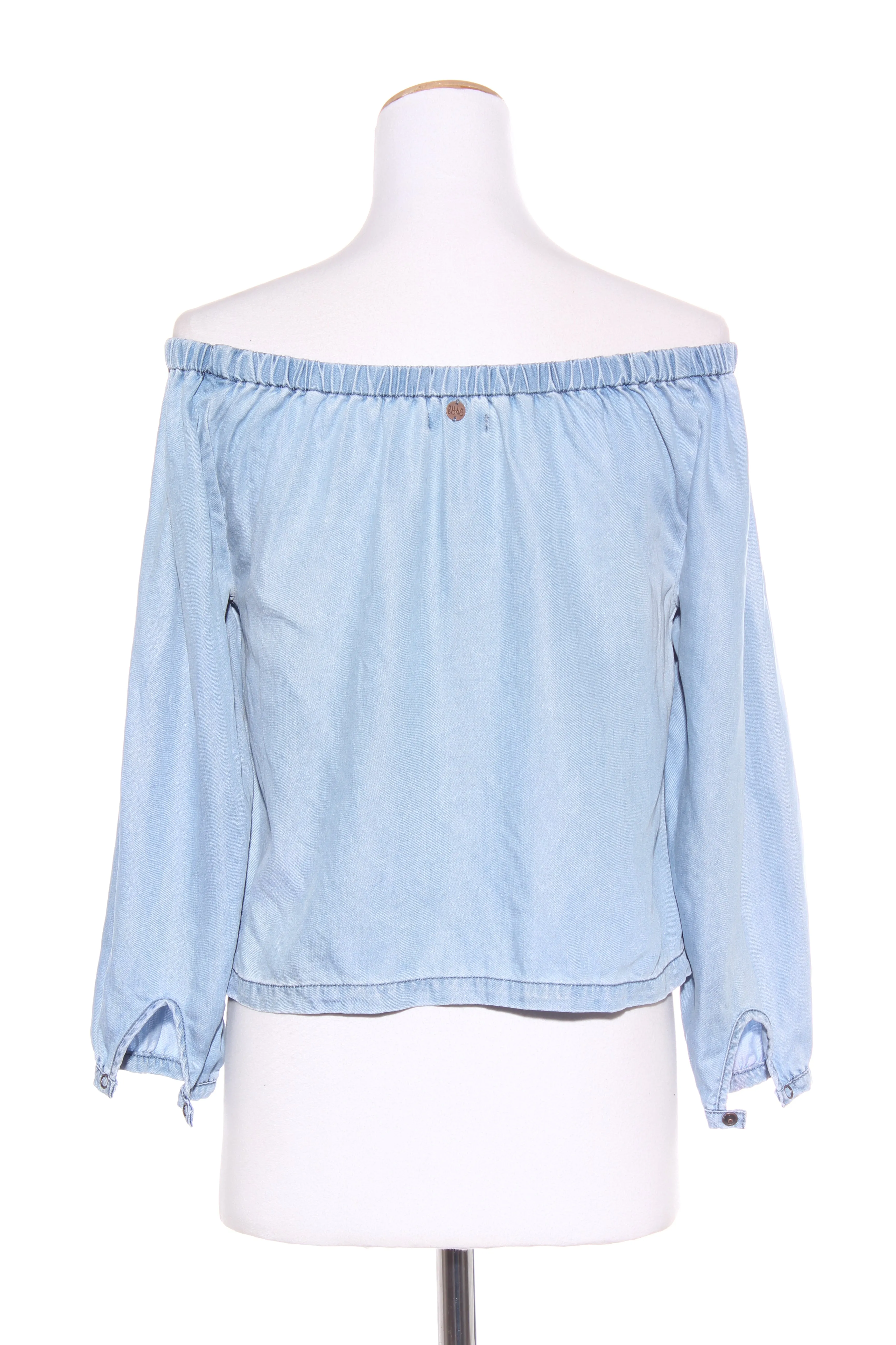 BILLABONG - Off the shoulder chambray top! 8-10
