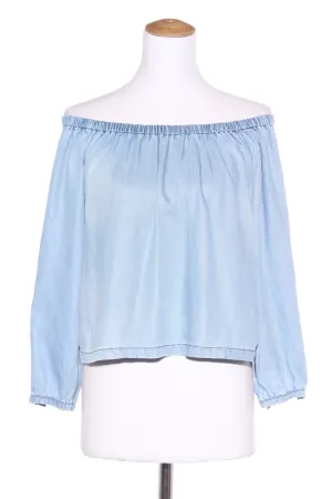 BILLABONG - Off the shoulder chambray top! 8-10