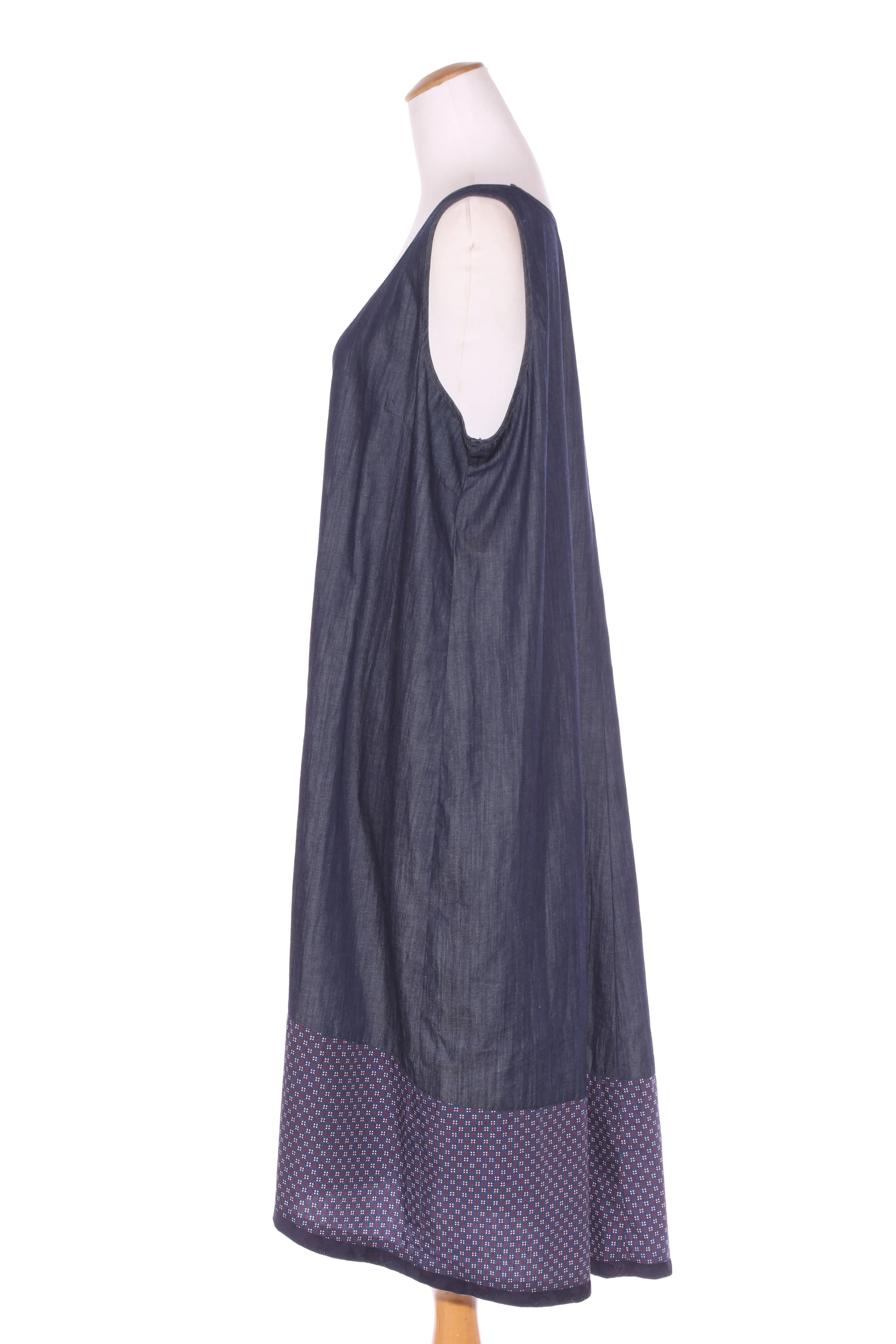 CODE by Euphoria (NZ) Patterned hem chambray dress! 20