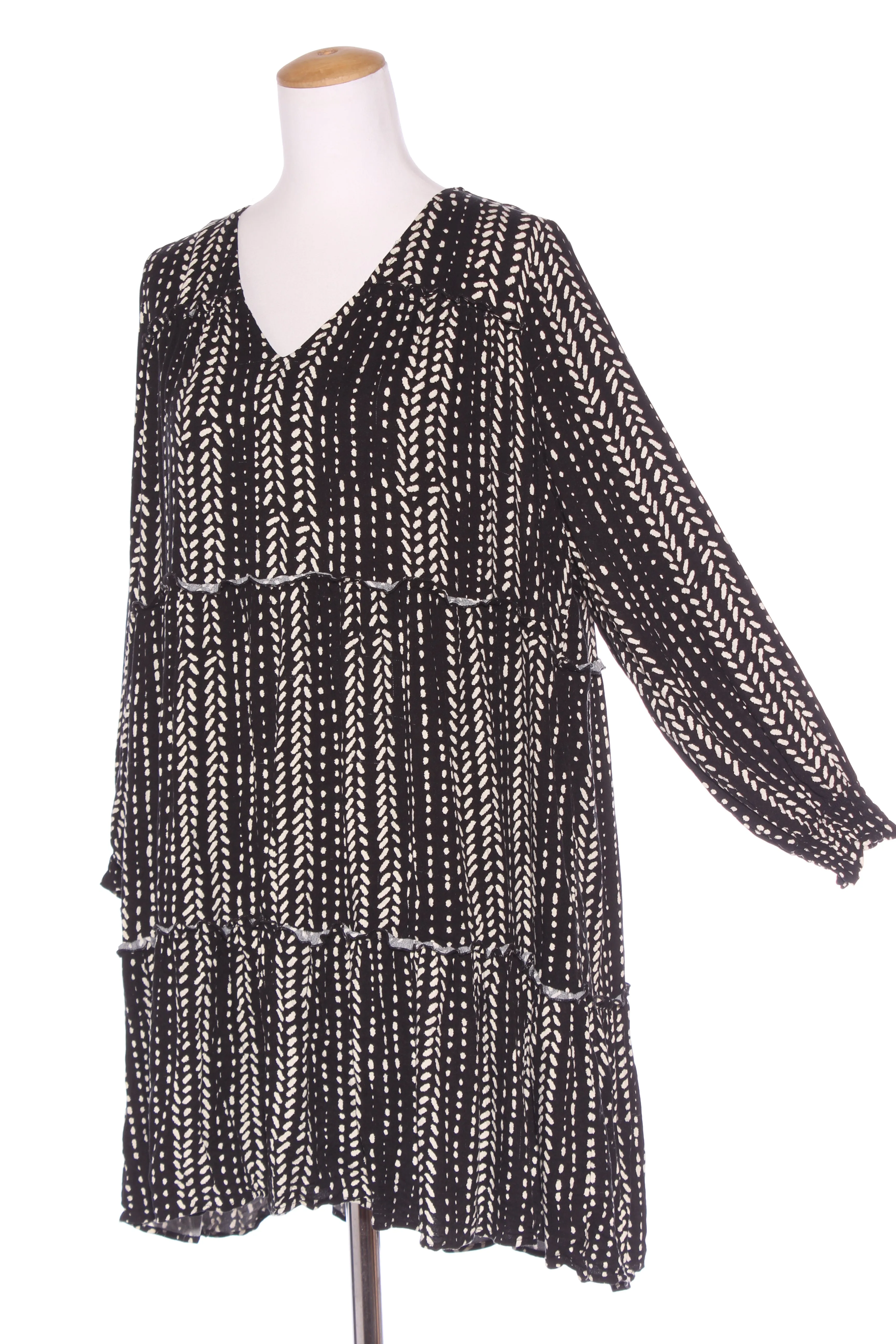 EB & IVE - Tribal print dress! 8-16