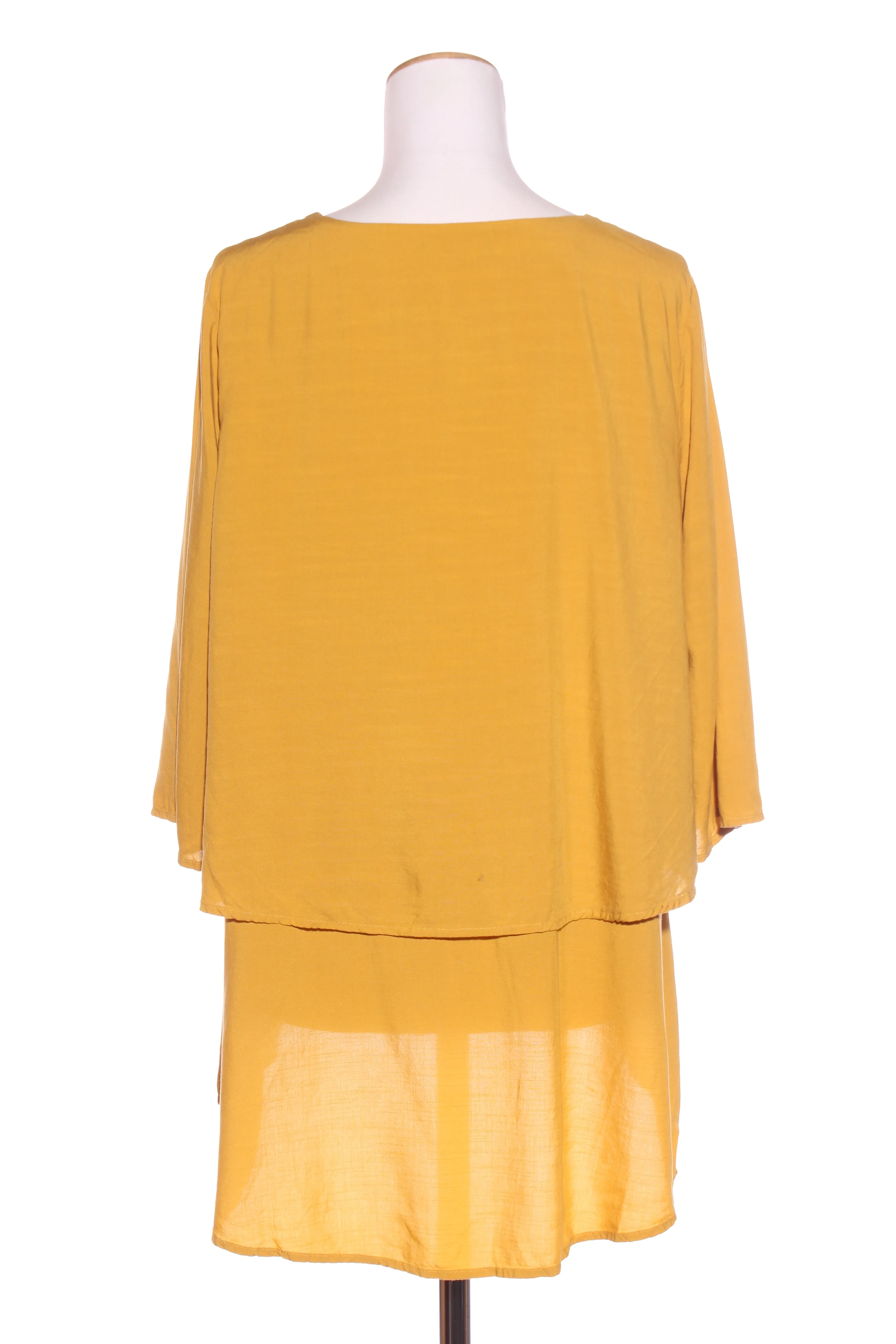 FATE   BECKER - Breezy high low hem top! 14