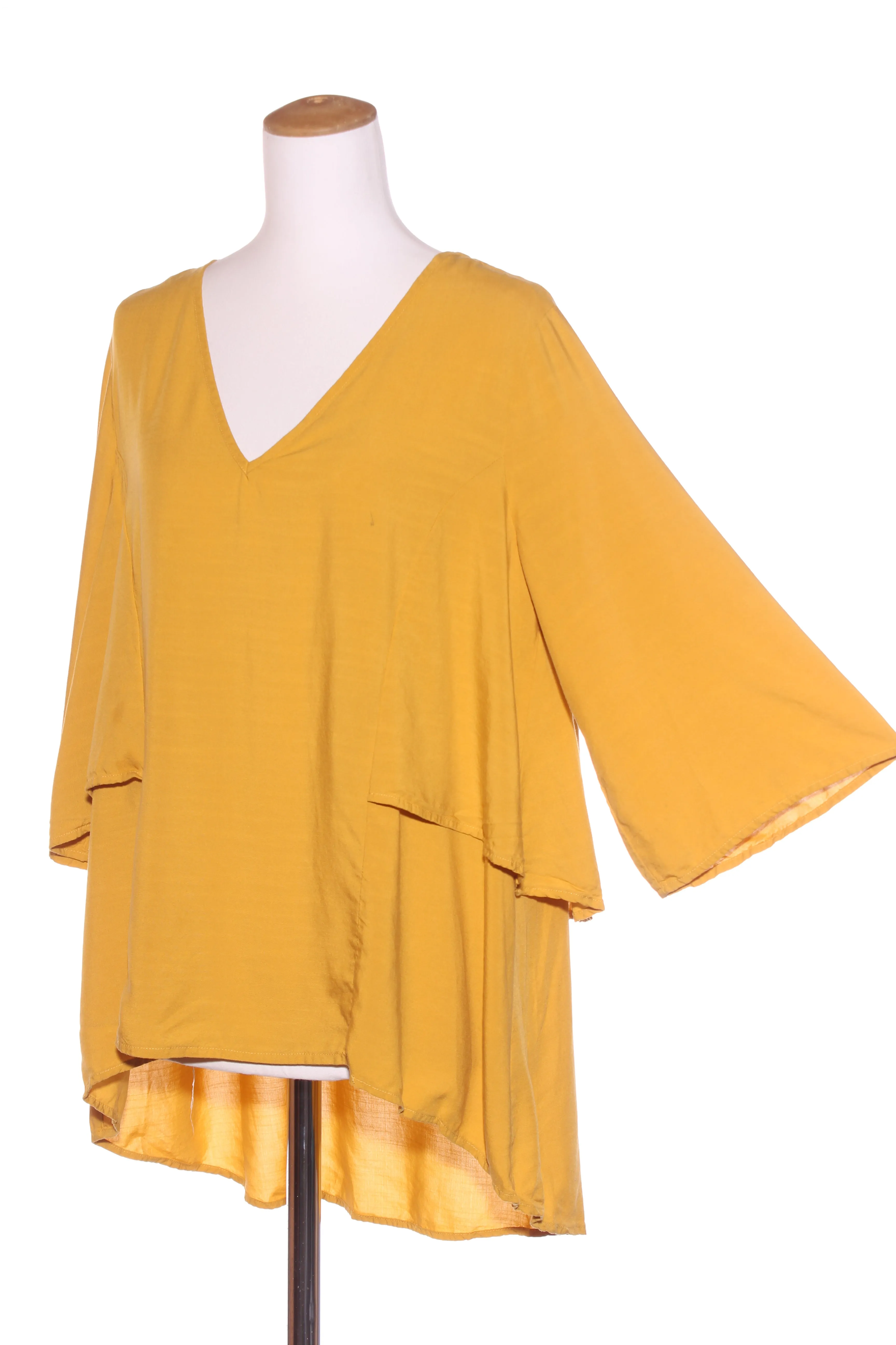 FATE   BECKER - Breezy high low hem top! 14