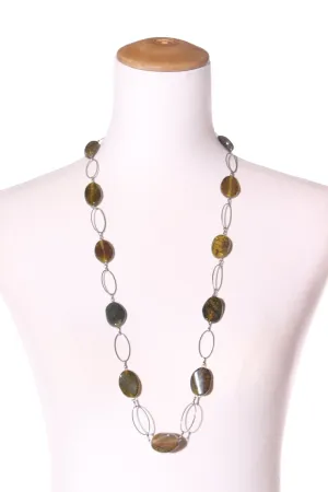 Green tone resin   metal loop necklace!