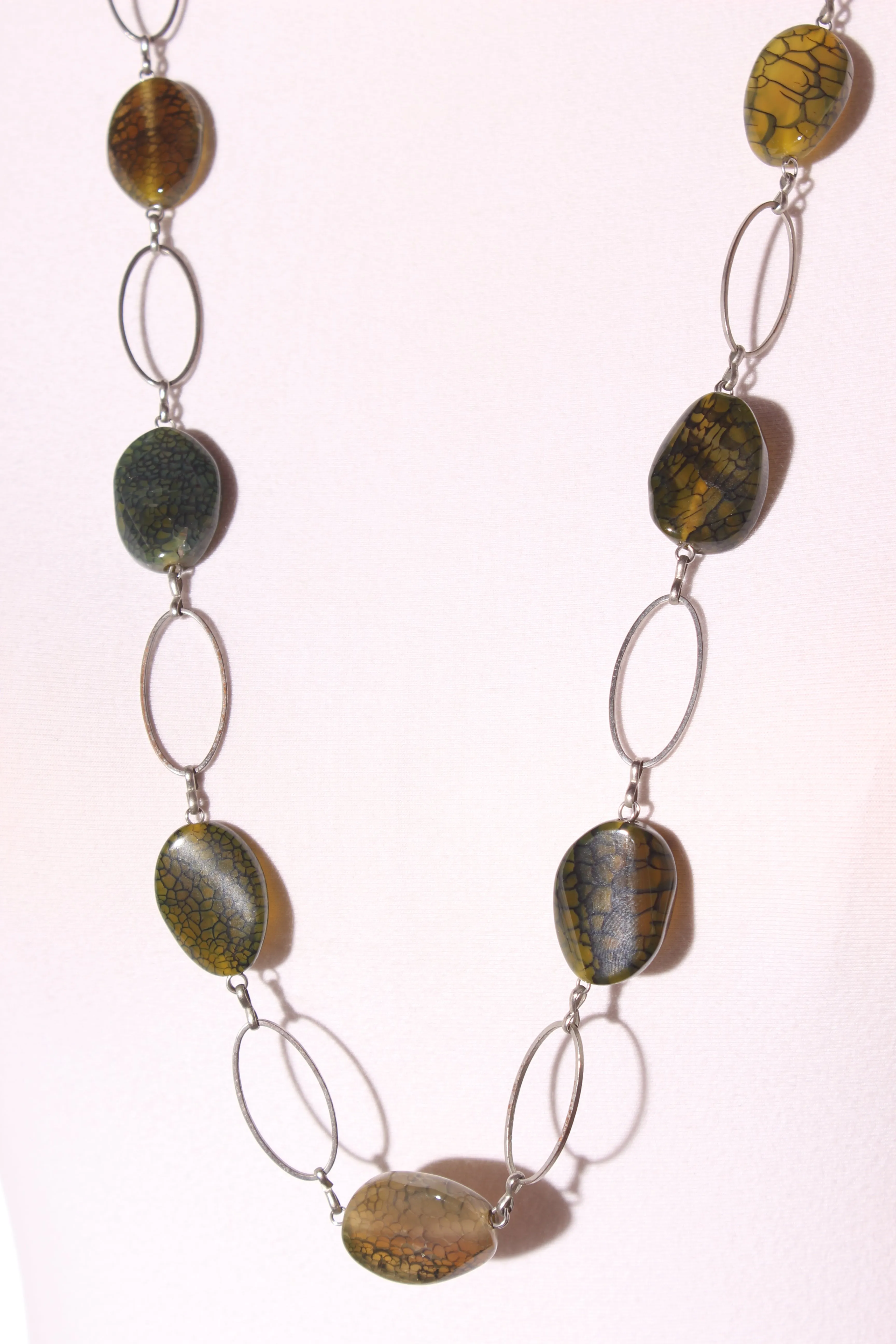 Green tone resin   metal loop necklace!