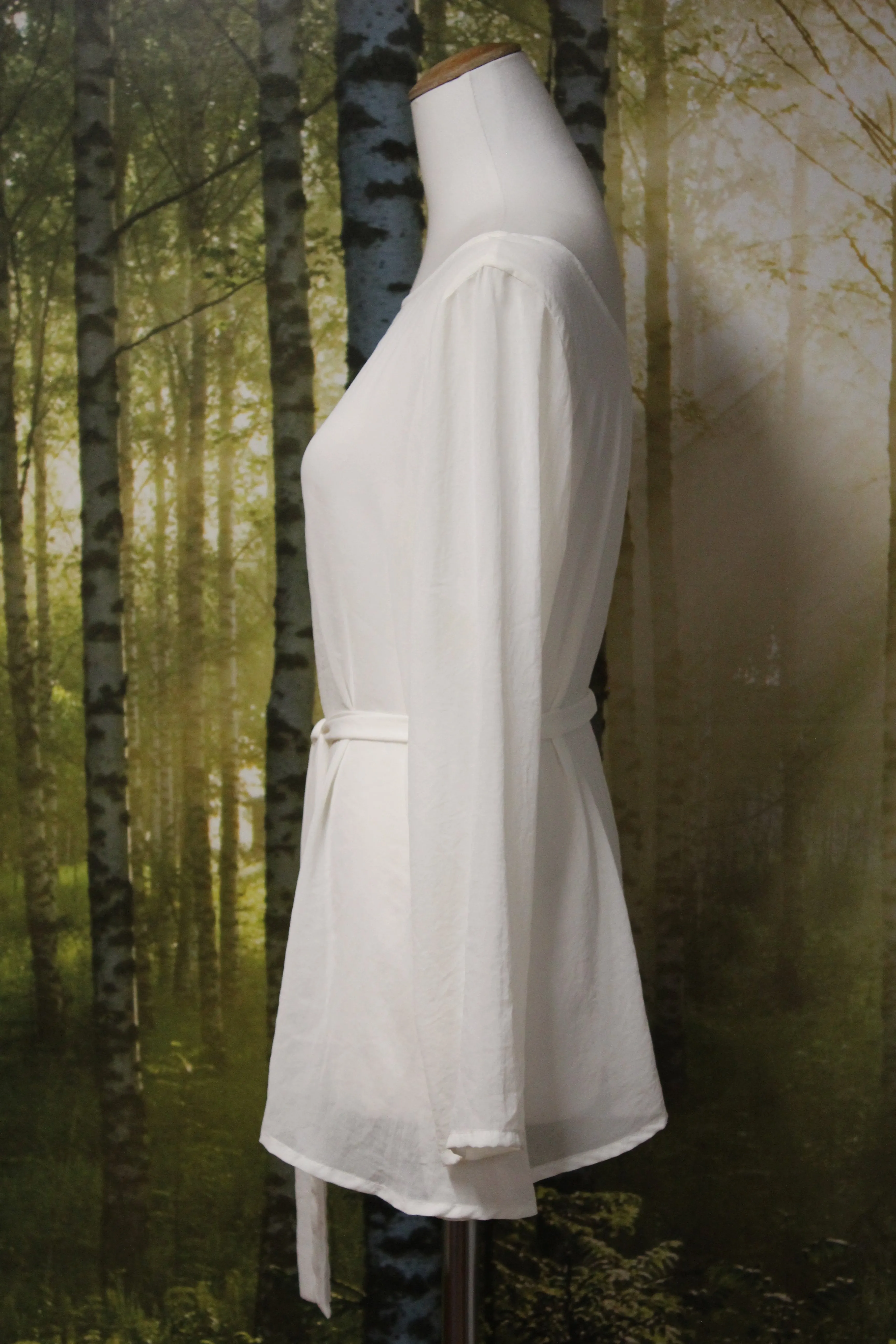 HARRIE & SAM - White chiffon top! 12