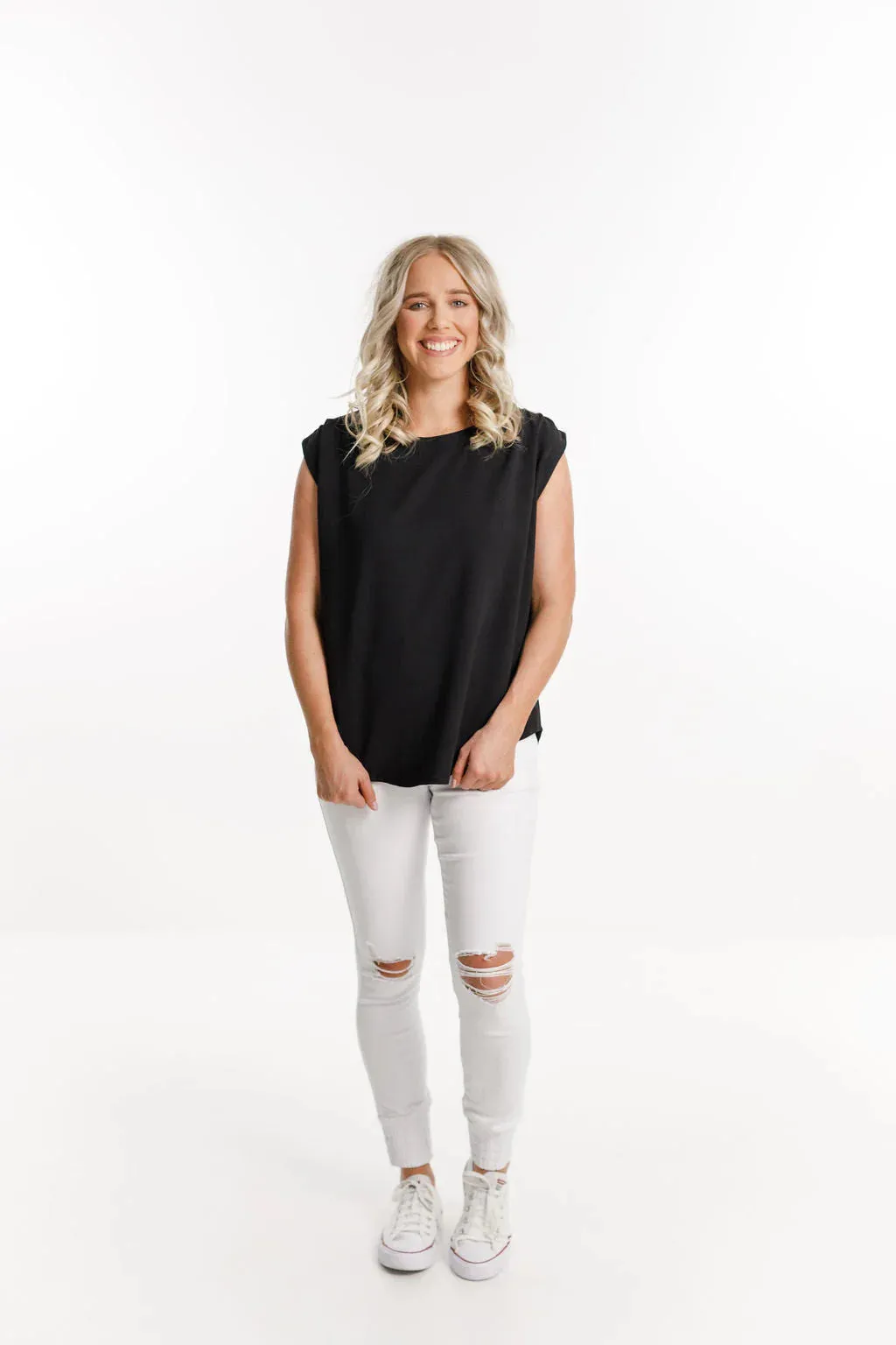 HOME-LEE - Distressed white Weekender jeans! 14-16