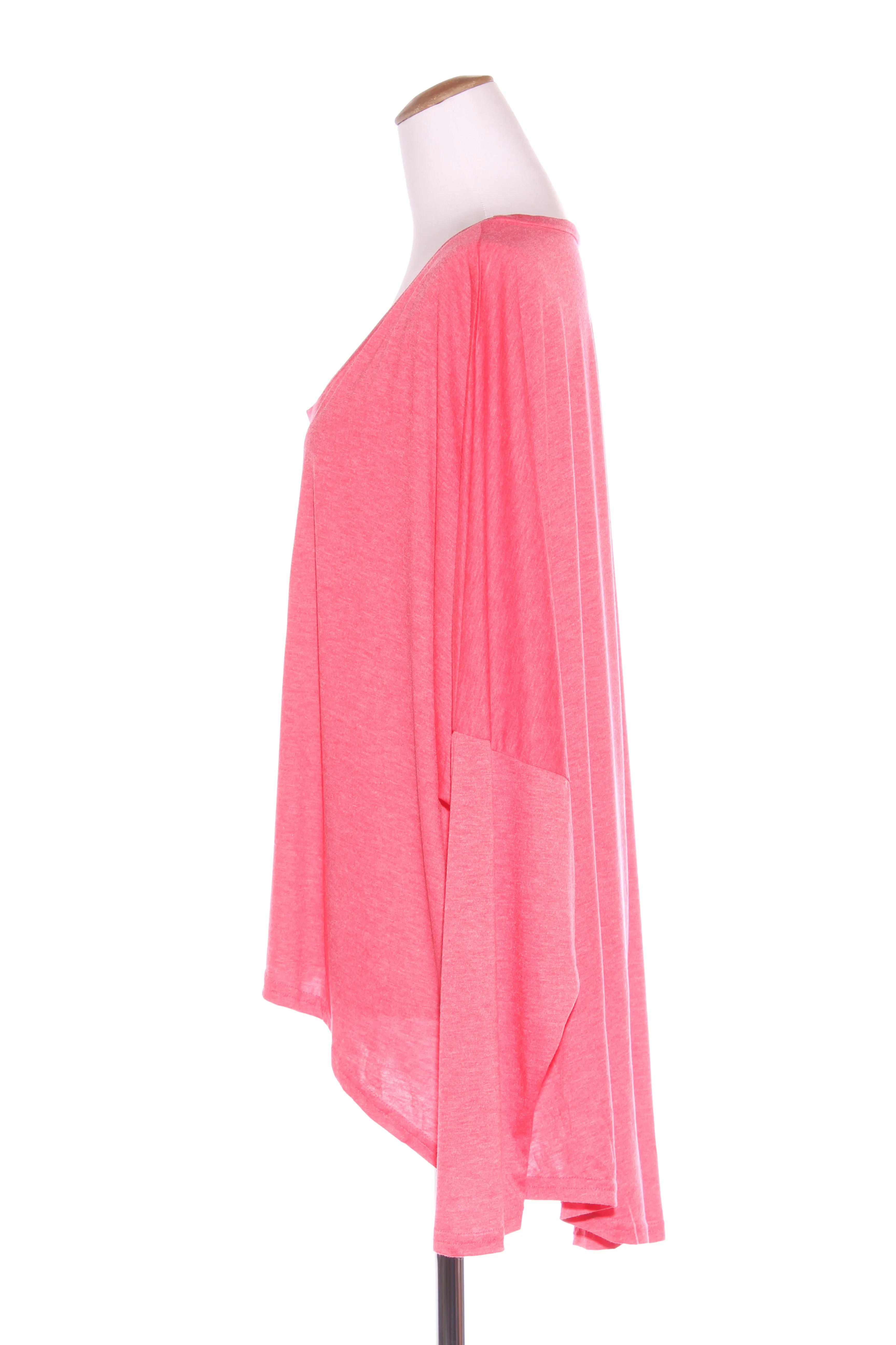 Watermelon relaxed fit scoop hem top! 18-22