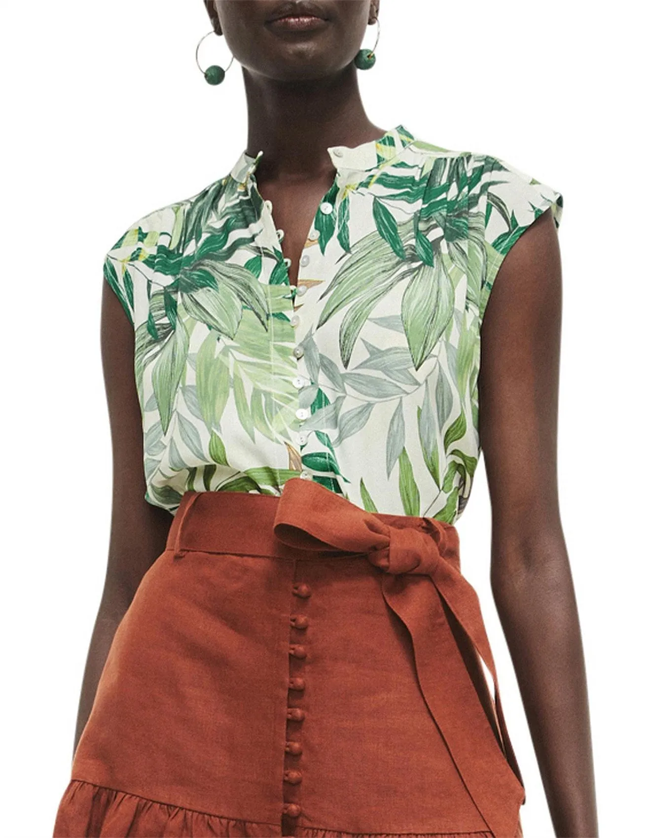 WITCHERY - Tropical print button through blouse! 14
