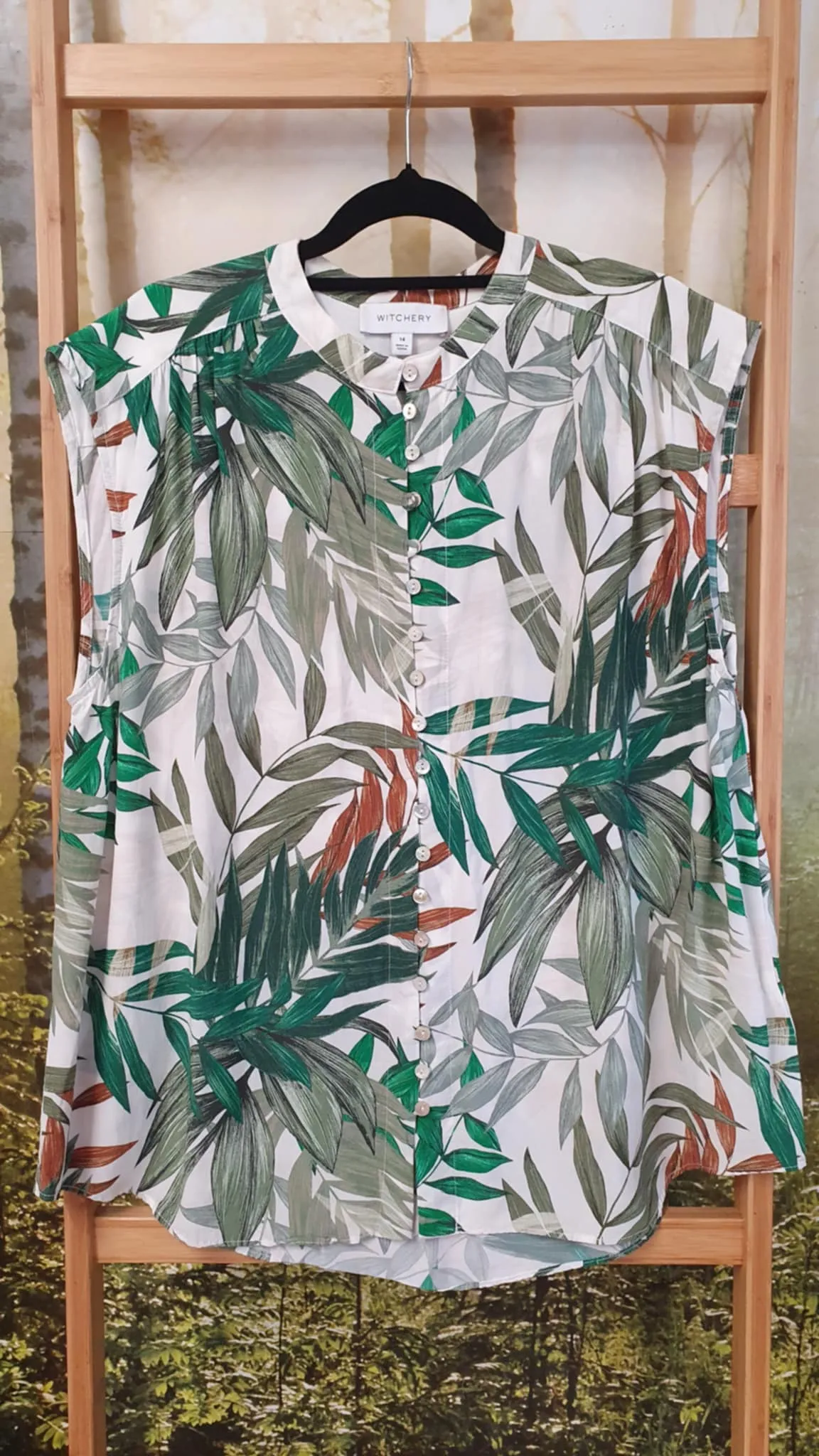 WITCHERY - Tropical print button through blouse! 14